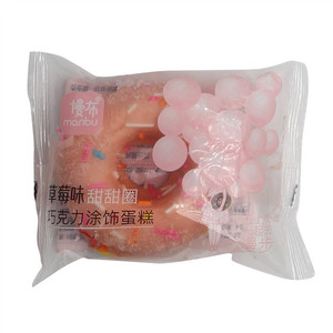 慢布草莓味蛋糕