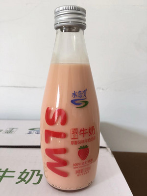 水恋湾草莓风味牛奶饮品