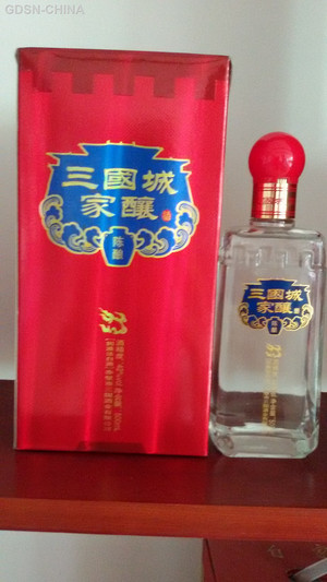 三国城浓酱兼香型白酒