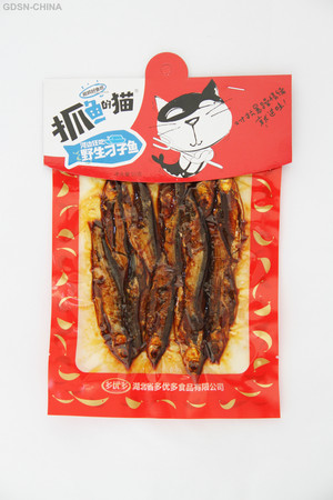 抓鱼的猫（野生刁子鱼）