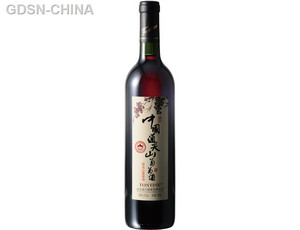 中国通天山半甜精选山葡萄酒