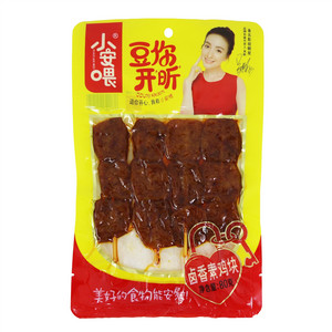 小安喂卤香素鸡块