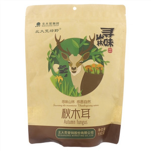 北大荒绿野寻味山林秋木耳