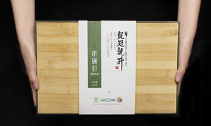 中茶龙冠木碗钉龙井茶