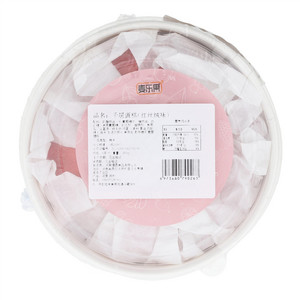 麦乐果红丝绒味千层蛋糕