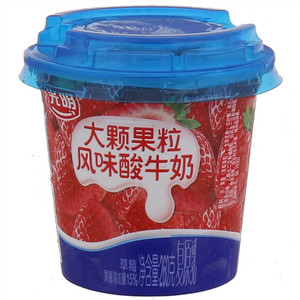 光明大颗果粒草莓风味酸牛奶