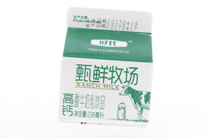 时代“甄鲜牧场”高钙酸牛奶饮品236毫升