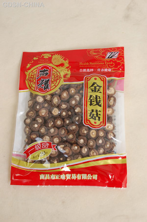 声耀金钱菇