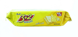 康师傅3+2苏打夹心饼干（香浓奶油味）