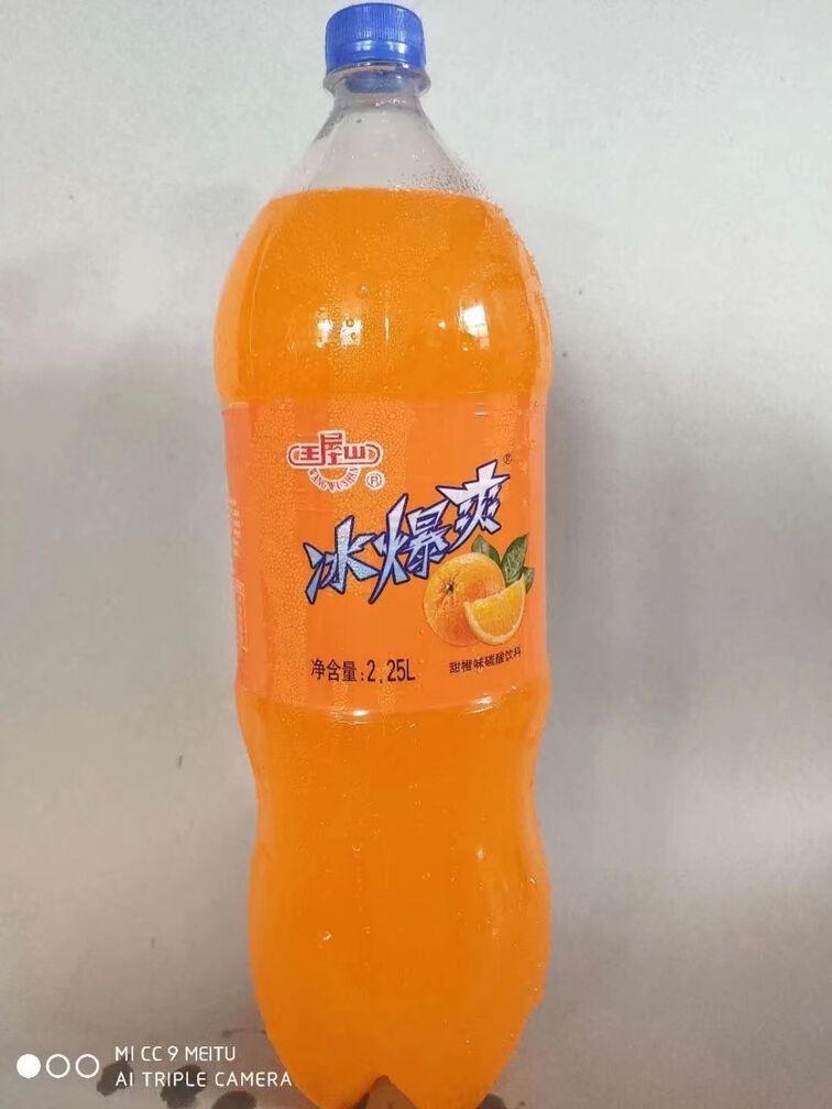 冰爆爽甜橙味碳酸饮料