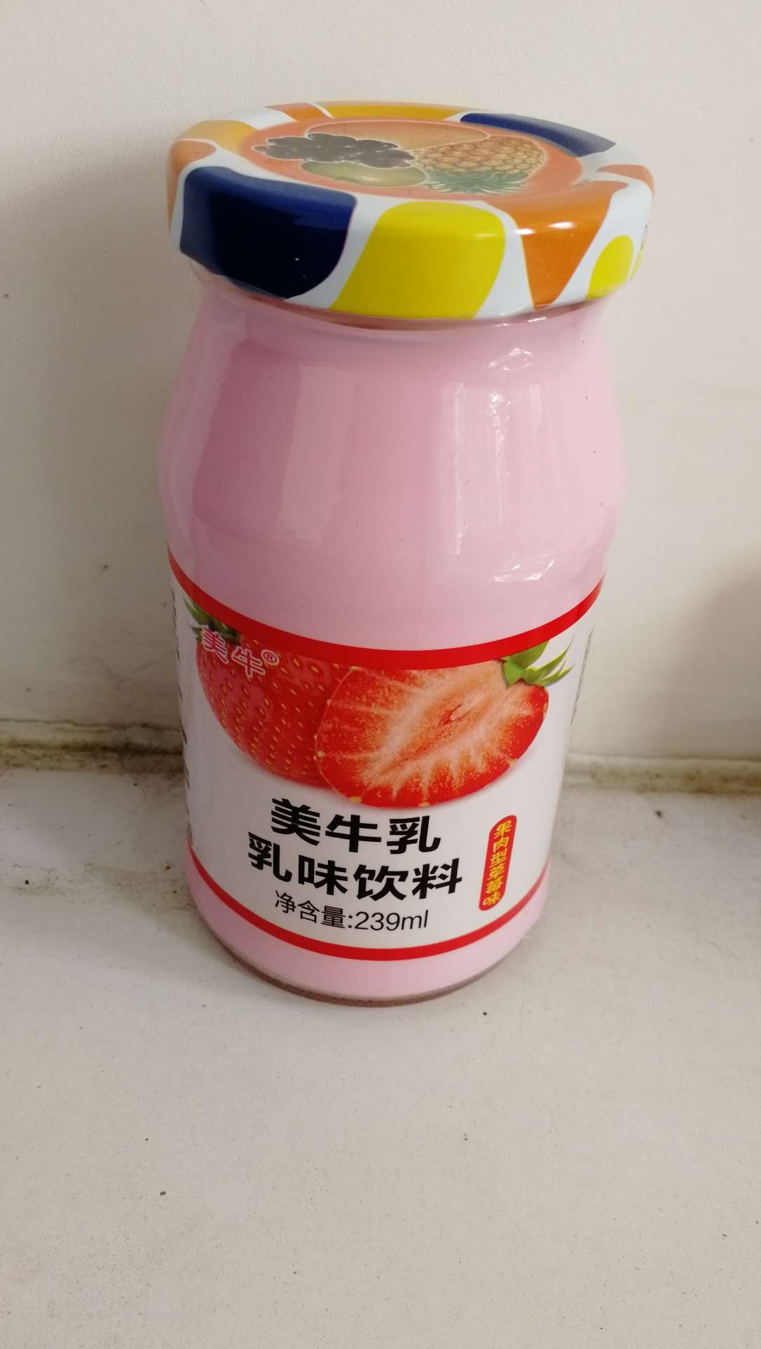 美牛乳乳味饮料（果肉型草莓味）