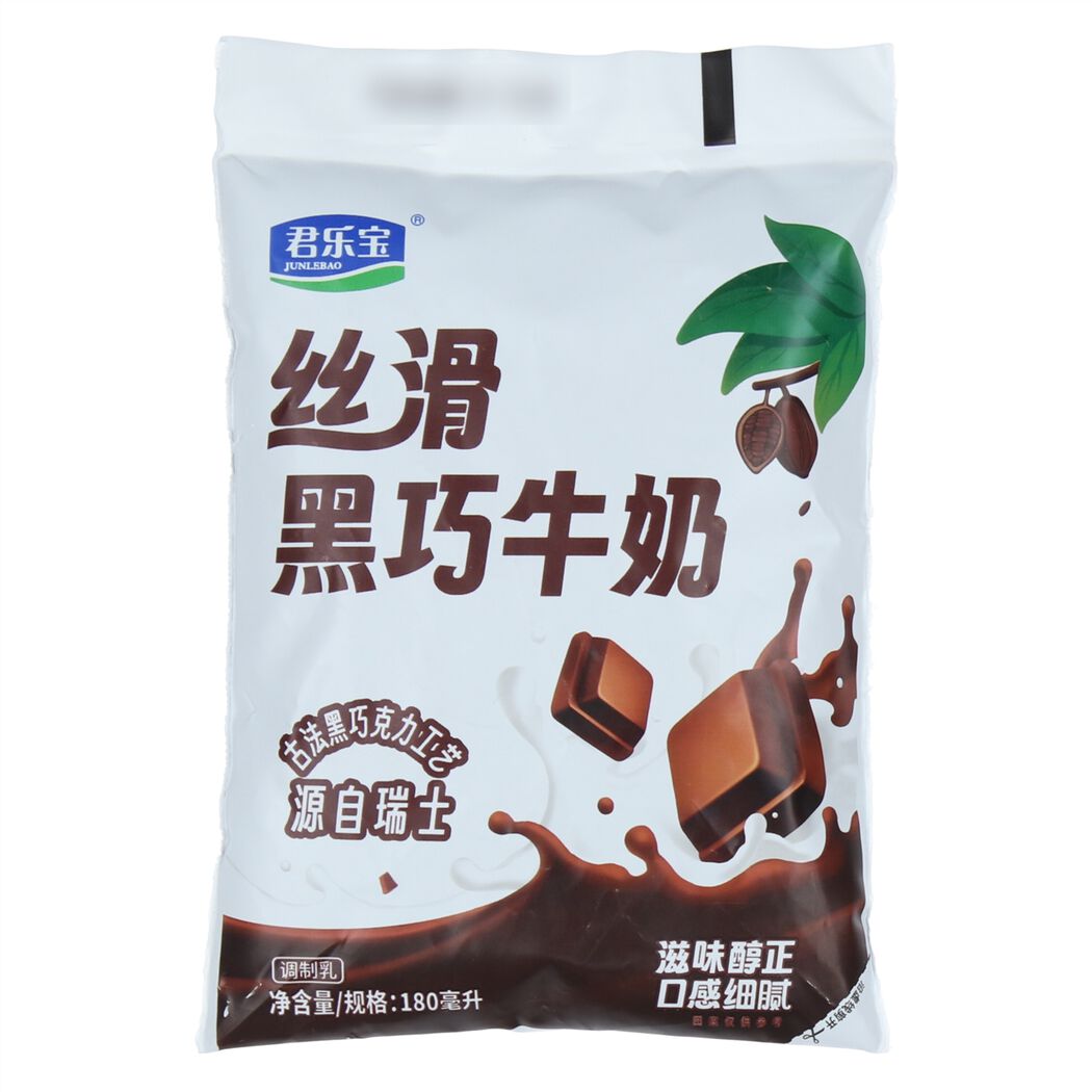 君乐宝丝滑黑巧牛奶