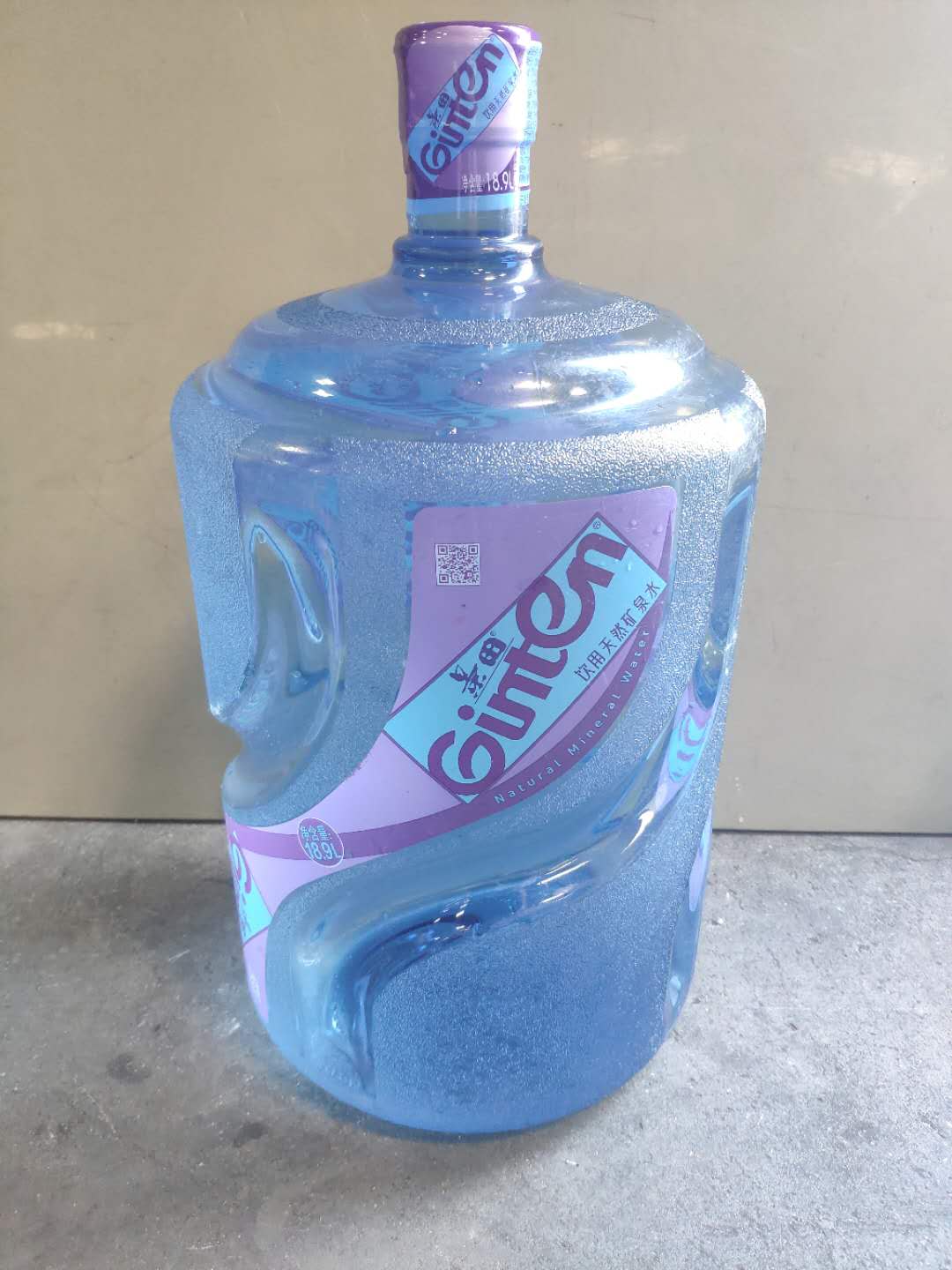 18.9L饮用天然矿泉水