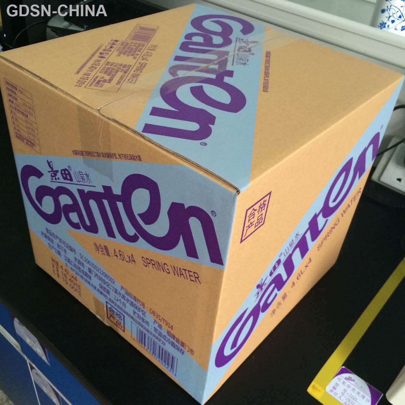 4.6L饮用天然泉水纸箱